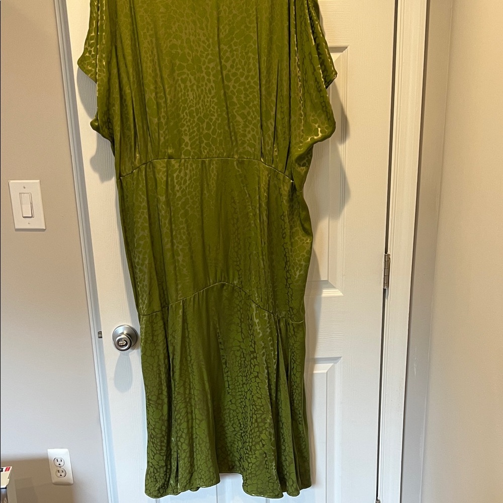 Never Fully Dressed Green Jacquard Erin Animal Print Maxi Dress - Picture 5 of 6